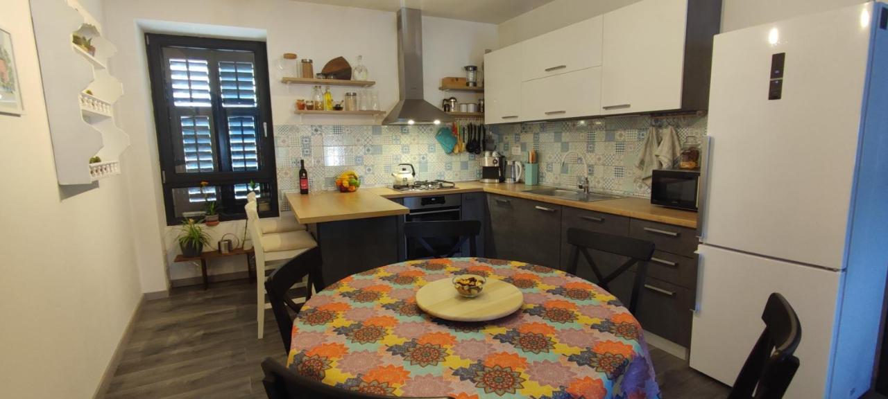 Beautiful Seaside 2 Bedroom Apartment Babina غاباس المظهر الخارجي الصورة